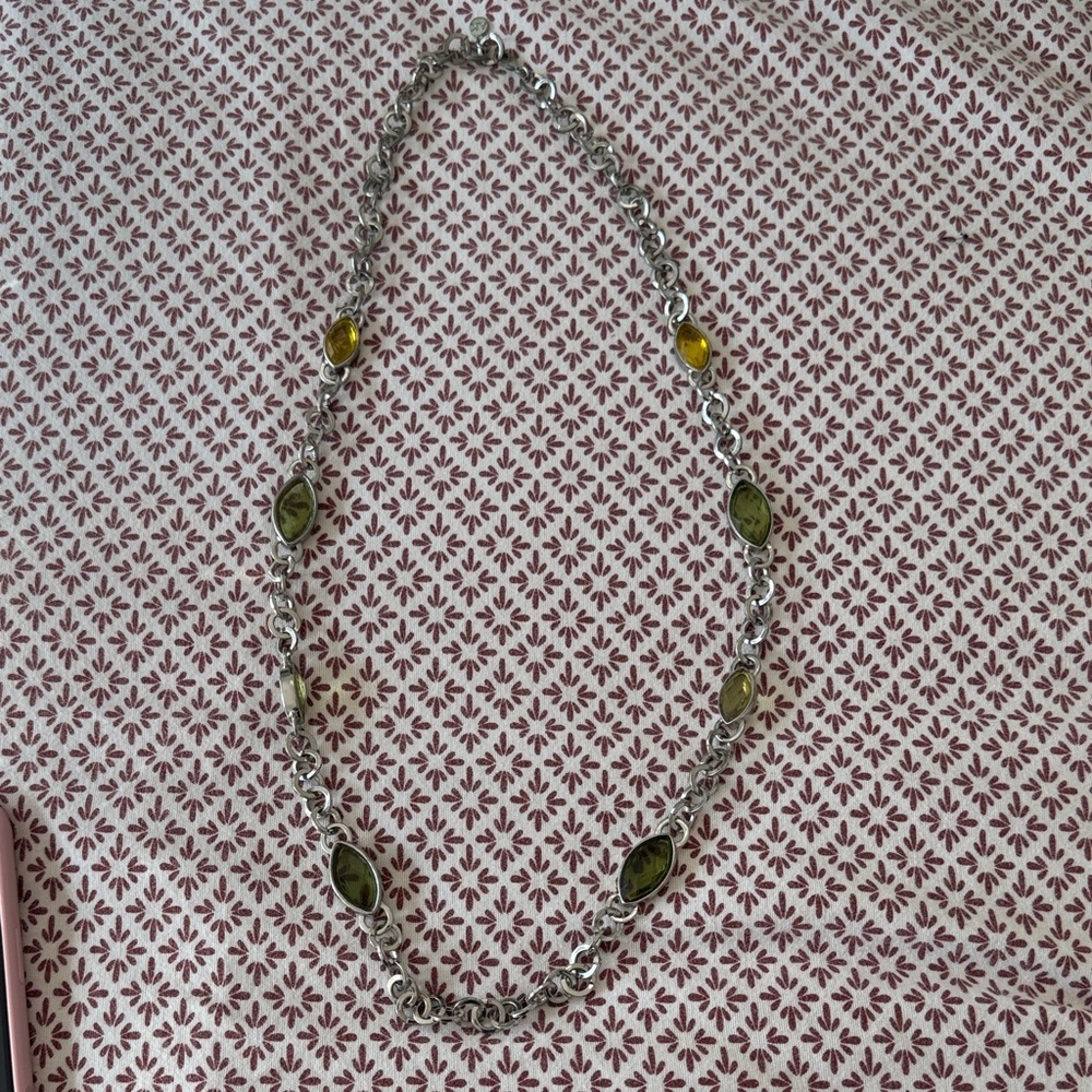 Elegant Silver and Green Necklace
